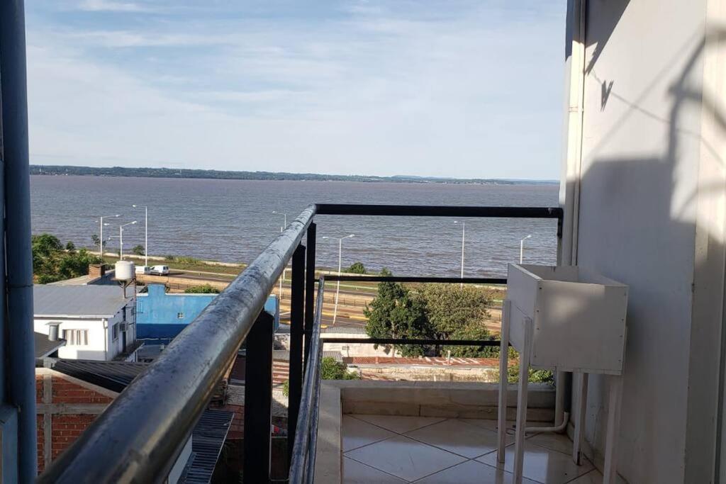 ポサーダスHermoso Departamento Con Vista Al Rio Y Parrillaアパートメント エクステリア 写真