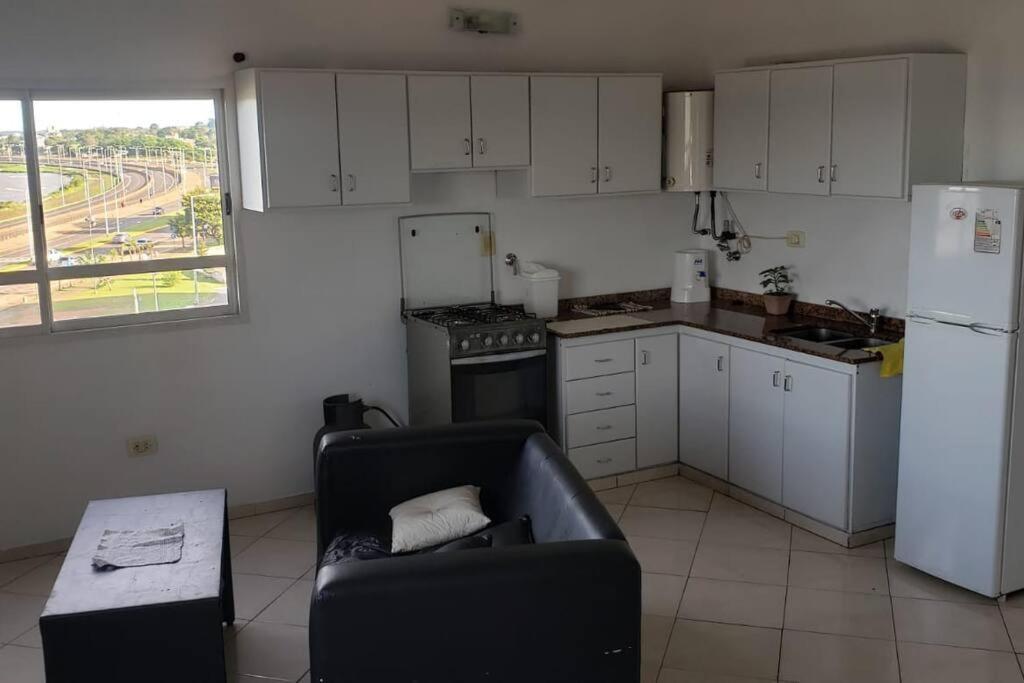 ポサーダスHermoso Departamento Con Vista Al Rio Y Parrillaアパートメント エクステリア 写真